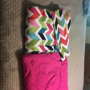 Comforter and set of 2 pillow shams